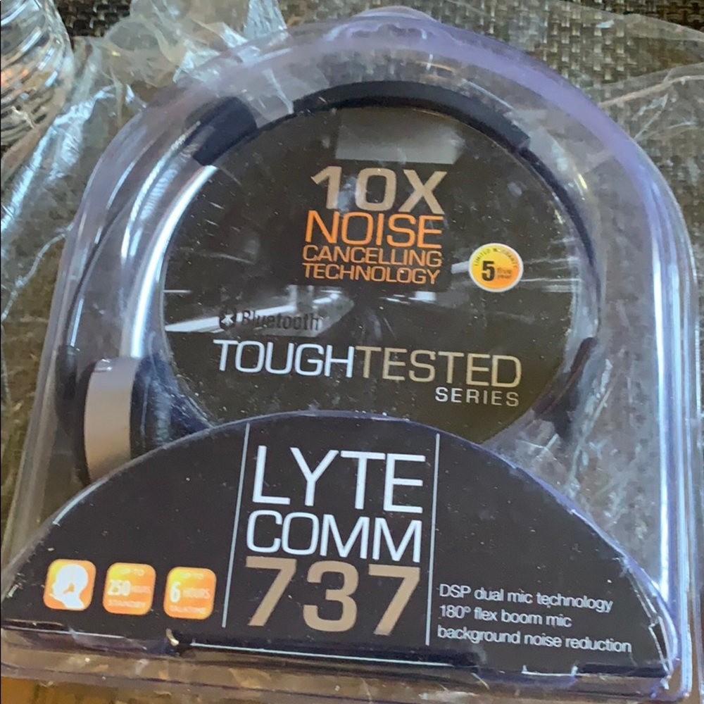 LYTECOMM 737 Bluetooth Head set.